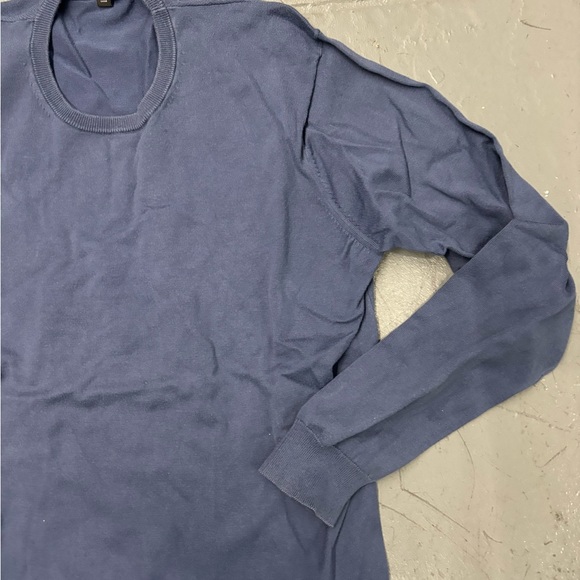 Uniqlo Light Men’s Sweaters (Pack of 2) - Picture 5 of 13